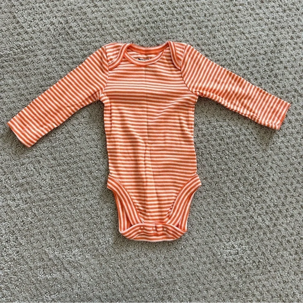 NWT Halloween Long Sleeve Onesie & Pajama Bundle 0-3 Months